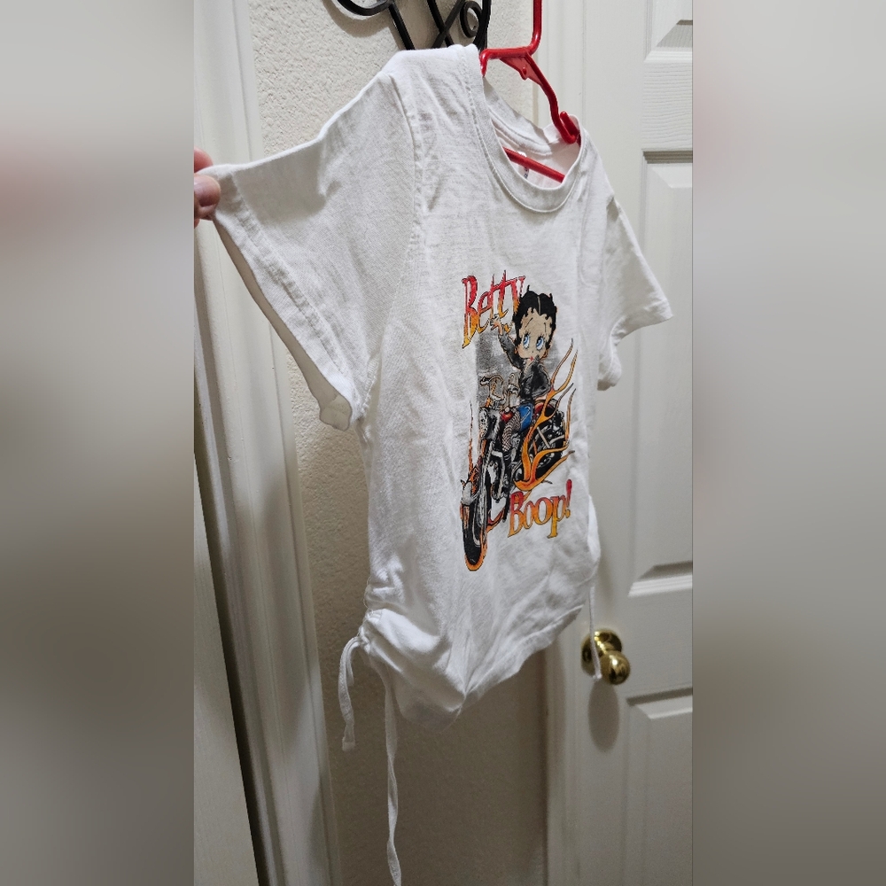 Betty Boop Motorcycle Youth Size Medium White T-Shirt Cinched Waist Preloved EUC - Picture 2 of 9